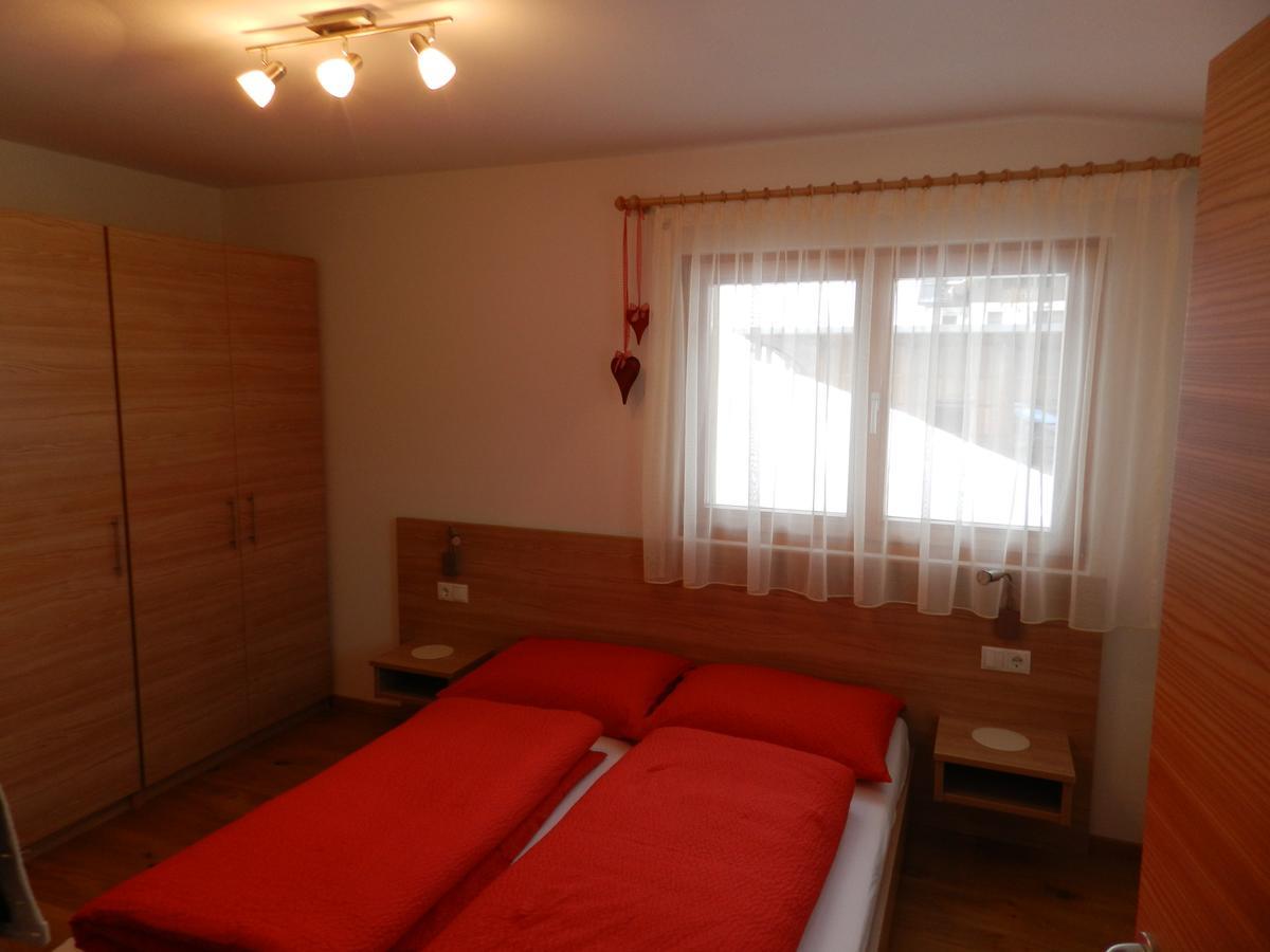 Apartments Bachmann San Candido Esterno foto